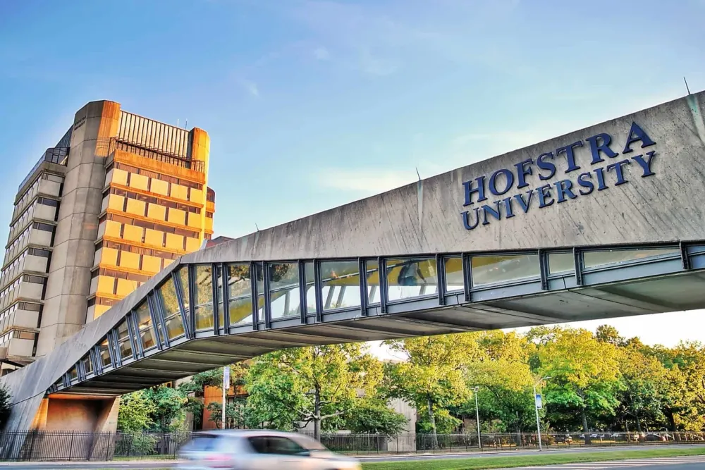 Hofstra4